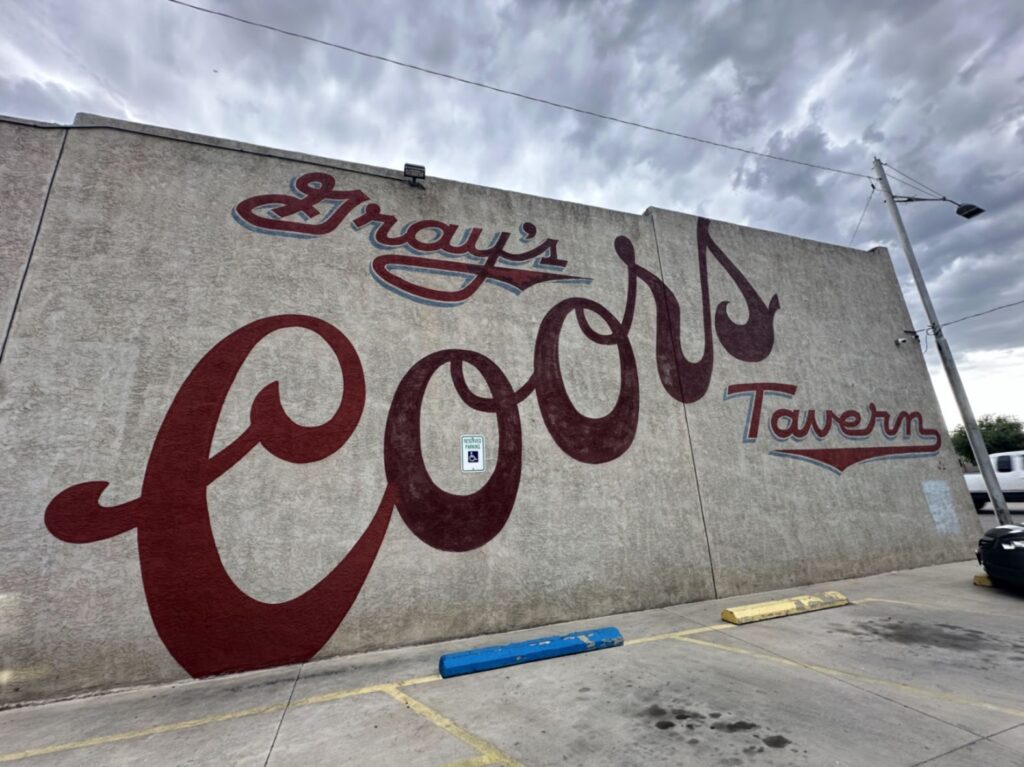 Gray\\\\\\\\\\\\\\\'s Coors Tavern 5