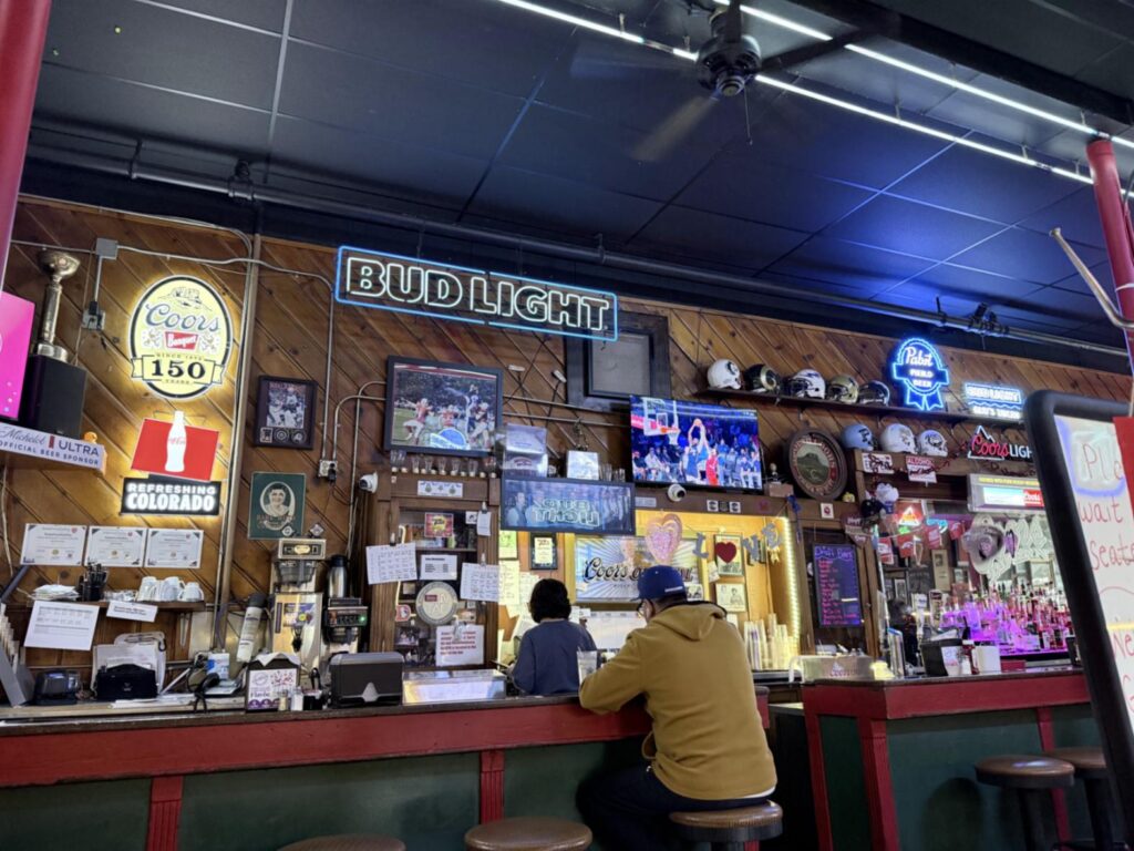 Gray\\\\\\\\\\\\\\\\\\\\\\\\\\\\\\\'s Coors Tavern 6